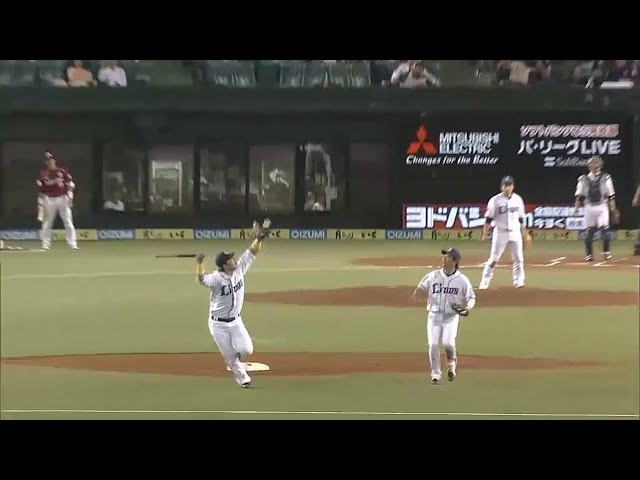 【6回表】前進守備から素早い反応!! ライオンズ・浅村 向こう向きでナイスキャッチ!! 2015/5/22 L-E