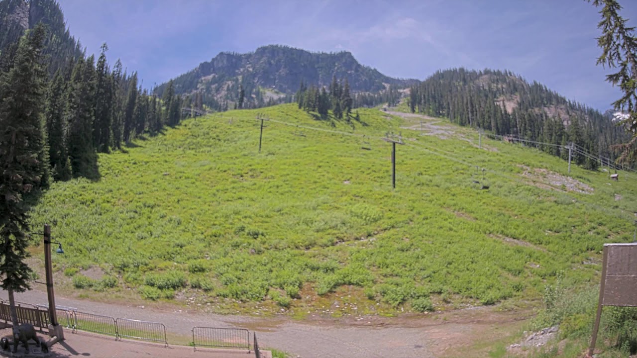 Live webcam view of Alpental Base Area, Summit at Snoqualmie