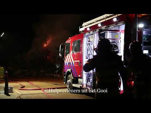 Grote brand zorgt voor stankoverlast 's-Graveland