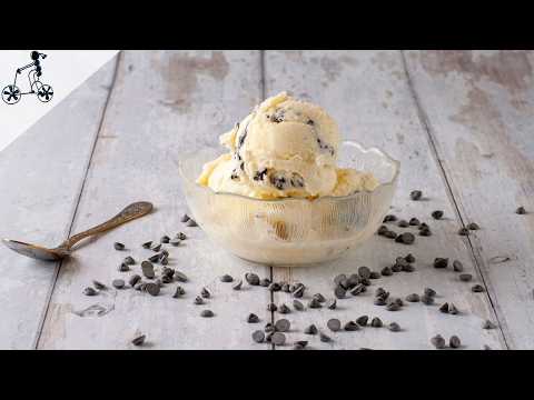 Traditional Stracciatella Gelato Recipe With Milk Cream (Crema di Latte)