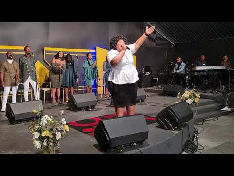 Pst Bongi Ngwenya - Mawudunyiswe Nkosi Kuze Phakadeni (Live)