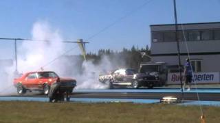 preview picture of video 'Dragracing Eliminering Klass Stock- Super Stock Gold Town Summer Nat's 17 juli 2011 Fällfors'