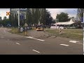 Kevin van Deijne probeert wat tijd te winnen en gaat hard door de bocht.