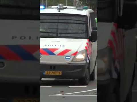 [Rijopleiding] ME politie Mobiele Eenheid met spoed door Rotterdam