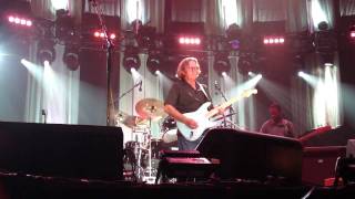 230510 ~ Eric Clapton &amp; Steve Winwood @ Sportpaleis Antwerp (Part 5 - &#39;While you see a chance&#39;)