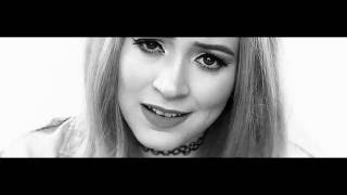 Videoklip Dominika Mirgová - Objím ma s textom piesne