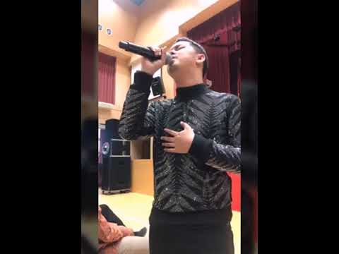 MICHAEL PANJAITAN"Dalam pujian ada kuasa Tuhan"