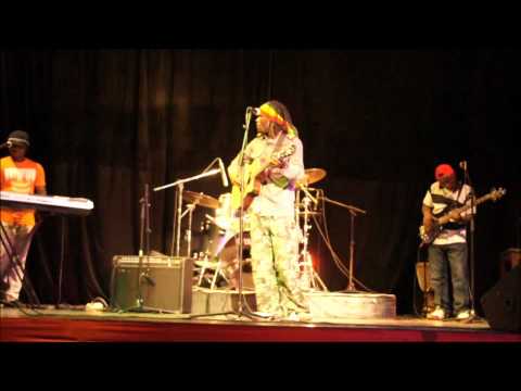 FREE REEGAE  concierto en ICEF de malabo  2011
