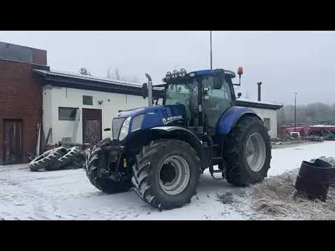 Tractor New Holland T7 270 Blue power