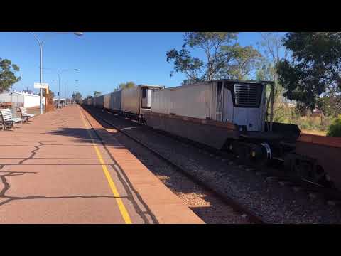NR9 NR68 7MP7 PN Intermodal from Melbourne to Perth at Port Augusta 21 10 2017