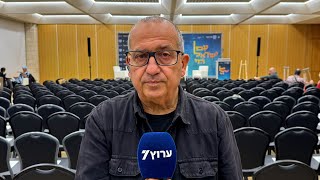 שמעון אלקבץ לערוץ 7: עם ישראל חזק יותר מכל האולפנים (חדשות ערוץ 7) - התמונה מוצגת ישירות מתוך אתר האינטרנט יוטיוב. זכויות היוצרים בתמונה שייכות ליוצרה. קישור קרדיט למקור התוכן נמצא בתוך דף הסרטון