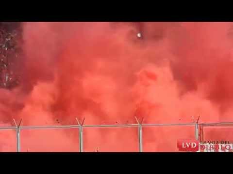 "(HD) Recibimiento hinchada de Independiente vs Racing" Barra: La Barra del Rojo • Club: Independiente
