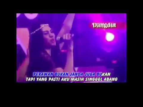 Aksi Live Dasyattt... Iva Lola yg memukau "perawan bukan janda juga bukan"