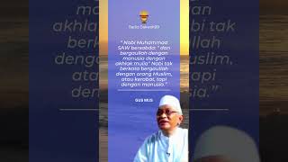 Download lagu Bergaullah Dengan Manusia Dengan Akhlak Mulia | Gus Mus mp3