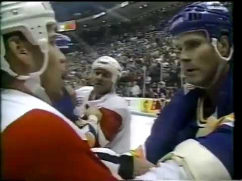 Steve Yzerman vs Ron Sutter