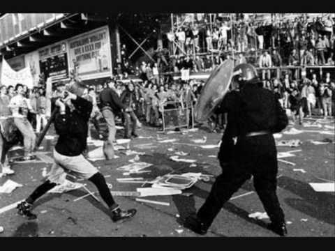 Linton Kwesi Johnson - All Wi Doin Is Defendin