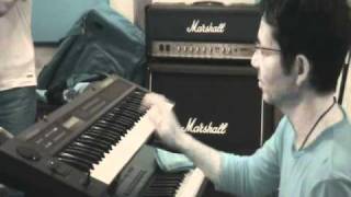 Gultones play  two little hitler'ｓ