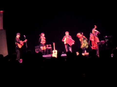 Alan Kelly Gang: The Garden