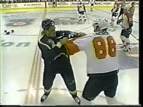 Derian Hatcher vs Eric Lindros Round 2
