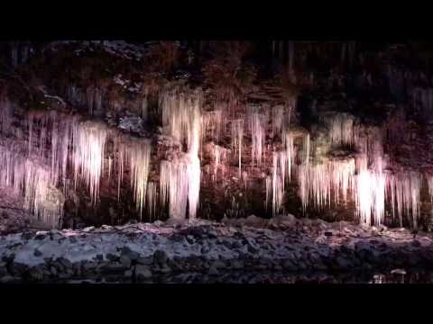 秩父市大滝・三十槌の氷柱ライトアップ