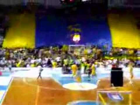 premiata montegranaro-aj milano coreografia gara 5