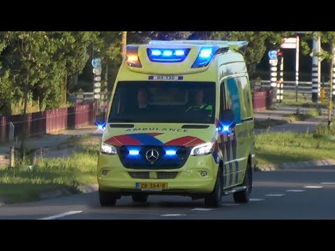 [Primeur] A1, 2x Otaris S Ambulance 04-130 Ambulance IJsselland naar het Isala Zwolle