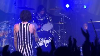 The Darkness - Love On The Rocks With No Ice - Live - Preston 2013