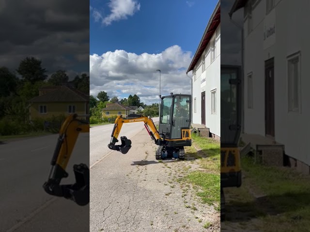944349 Mini excavator Infront YFE10