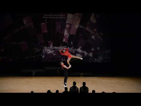 Anja Gentner   Christian Gartmeier AKRO - Einladungsturnier DM Formationen Bochum 2019