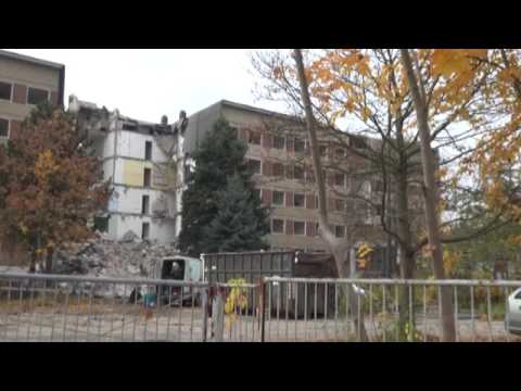 Abriss: Kran knabbert am Obdachlosenheim - ELSTERWELLE