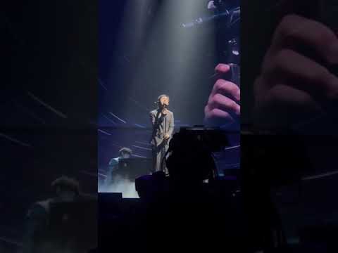 180602 ElyXiOn in Hongkong D1 Kyungsoo sing for life with “woo” *he looks so happy