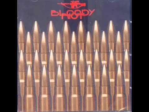 Bloody riot: "Io Odio I Freakkettoni"