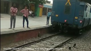 preview picture of video 'Short Journey (New-delhi to Rohtak jn.) 12421 Nanded Amritsar Weekly S.F  Skips Crossing overtaking'