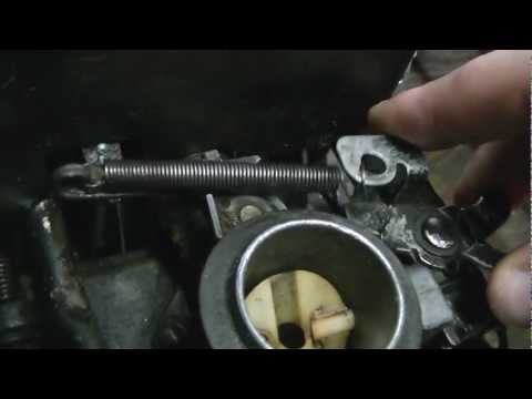 How a Briggs and Stratton Push Mower engine governor/throttle linkage is set up, and how it works.