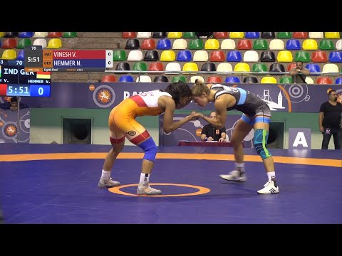 1/8 WW - 53 kg: V. VINESH (IND) v. N. HEMMER (GER)