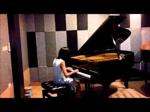 Bach Gigue from French Suite No.6 - Fa (11 y/o)