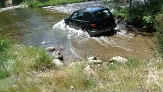 preview picture of video 'subaru forester gt water crossing'