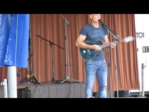 Martin Maxa - Rano v ulicich (Brnistska pout 9.7.2016)