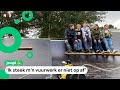 Kinderen ontwerpen en bouwen hun eigen skatebaan