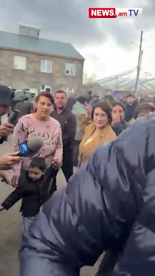 Փաշինյանը «նախընտրական» թխվածքաբլիթներ բաժանեց Գորայքում