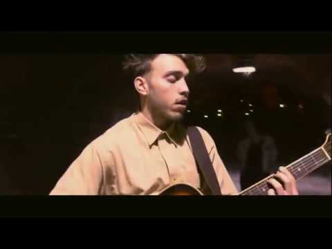 Manu Piró - Extraños (Versión Acústica)