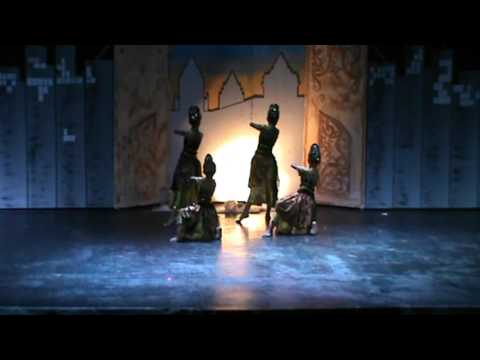 Tari "leungiteun" genre jaipongan,  koreografer Gunawan S.Sn