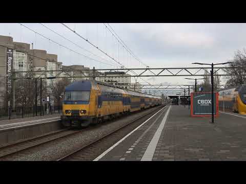 NS DDZ 7614 komt door station Den Haag Laan van NOI (4K)