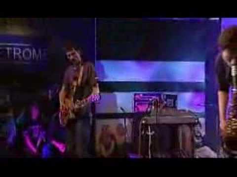 Másfél - Varjú (METRO 2007 Live)