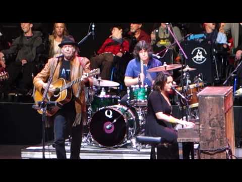 Don't Be Denied - Norah Jones with Neil Young - Bridge School Benefit