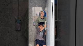 Download lagu ZULTAN BREAKS INTO THE BATHROOM #yogafamilly mp3