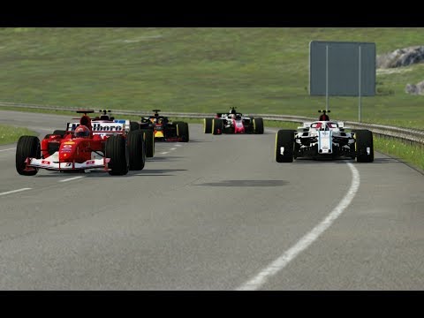 F1 Ferrari F2004 vs F1 2018 Racing Cars at Highlands