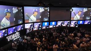 大谷翔平選手のホームランは落ちていた気分をあげるのには最高‼️みんな嬉しそうでした。#shoheiohtani #dodgers #bluejays#worldseries 