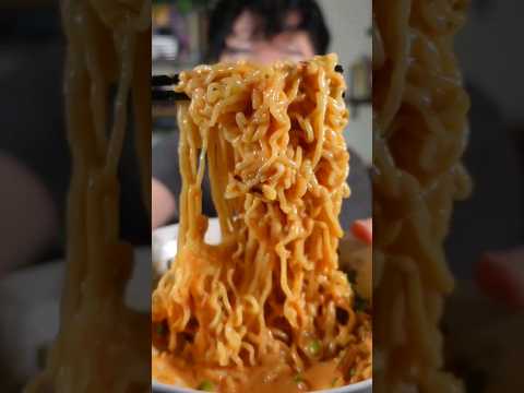 Creamy PEANUT Ramen HACK #ramen #instantramen #instantnoodles #noodles #foodhack #letstry