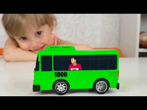 Tiny Kids learn colors with The Wheels on The Bus Nursery Rhymes Song for kids babies